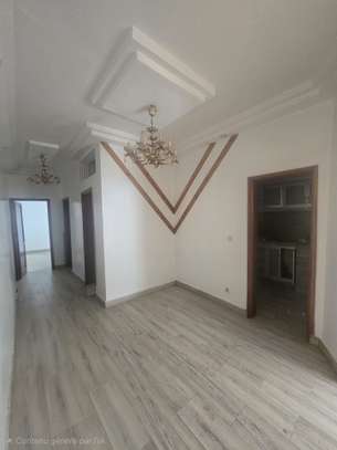 Appartement F3 Sacré Cœur 3 image 1