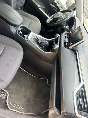 Toyota Rav 4 2021 image 6