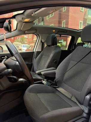 Peugeot 5008 7 places image 8