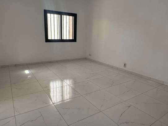 Villa F8 R+1 à Ngor-Almadies image 10