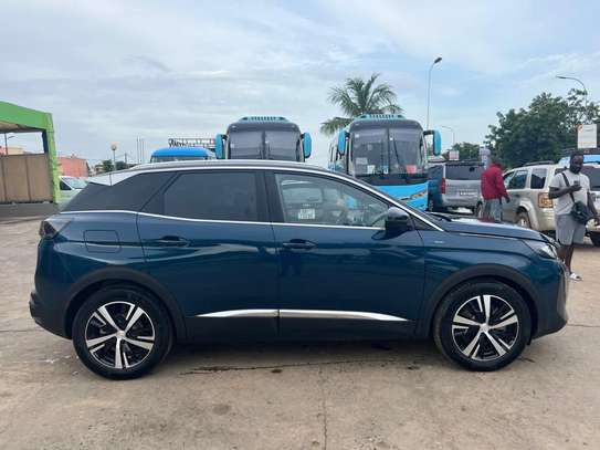 Peugeot 3008 2023 Hybrid image 3