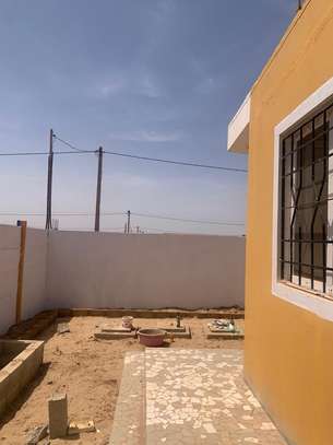 VILLA BASSE A LOUER A THIES  CITE DIOBASS image 3