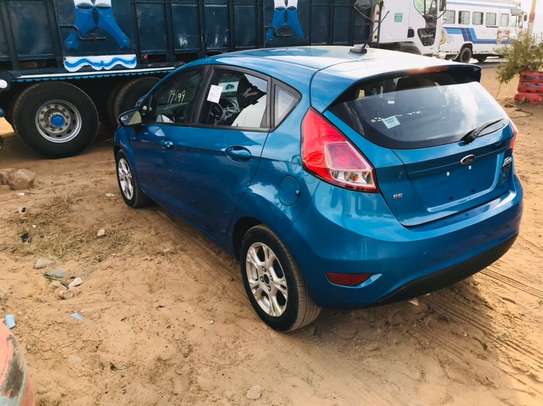 Ford Fiesta 2015 image 7