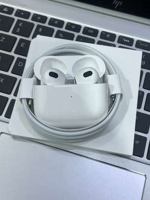 Airpods 3 image 2