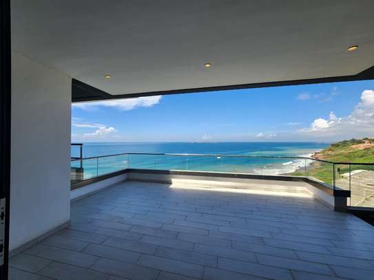 Superbe appartement en bord de mer au Plateau image 1