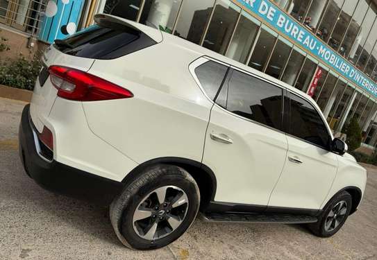 Ssangyong Rexton 2017 image 10