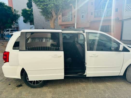 Dodge GRANDE CARAVAN image 3
