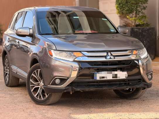 Mitsubishi outlander 2018 image 3