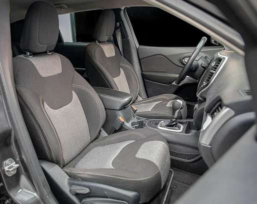 Jeep Cherokee 4x4 2.4 L 2017 image 4