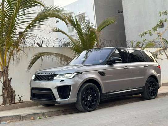 Range rover sport 2016 full option image 9