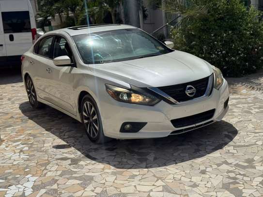 Nissan Altima image 1
