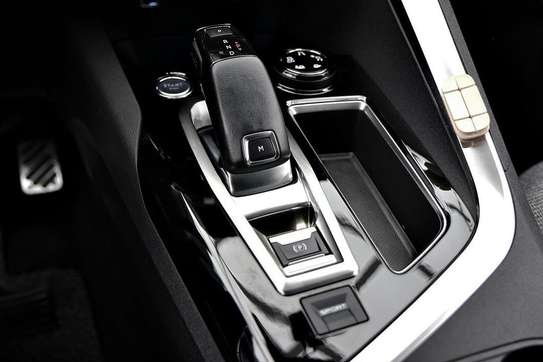 Peugeot 3008 2018 image 11