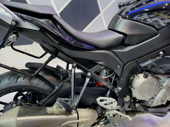 Bmw s1000 xr triple black image 4