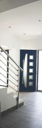 Villa 4 Chambres à Louer – Almadies, Résidence Sécurisée image 6