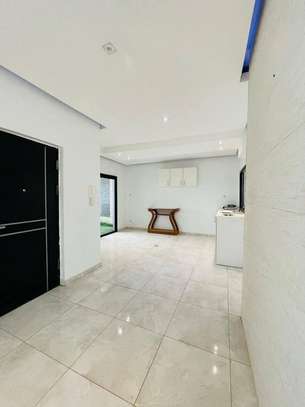PENTHOUSE A LOUER OUEST FOIRE image 9