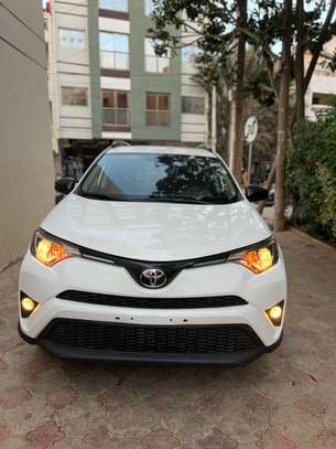 Toyota Rav4 image 3