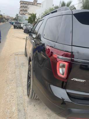 Location Ford Explorer image 7