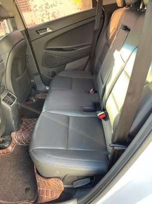 Hyundai Tucson Année: 2016  Automatique essence Toit ouvrant image 6