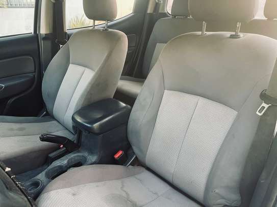 Mitsubishi l200 image 11
