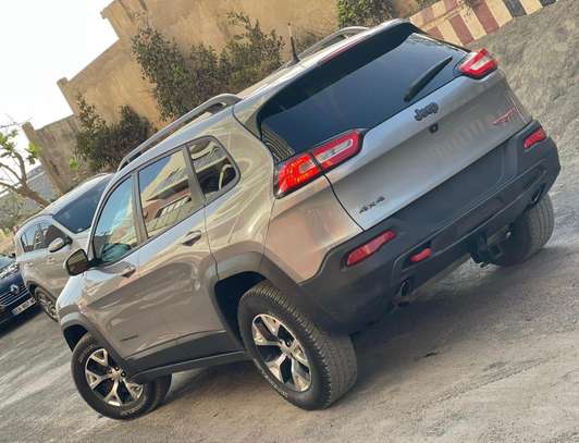 Jeep cherokee trailhawk image 7