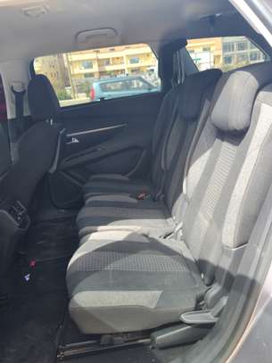 Peugeot 5008 image 4