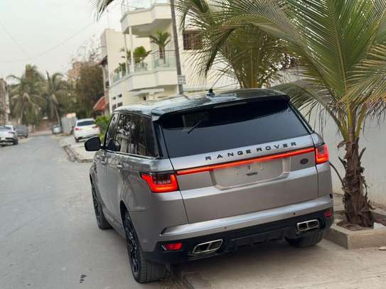 Range rover sport image 1