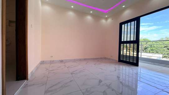 Appartement neuf spacieux avec balcon et sécurité image 3