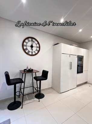À louer – Appartement F4 meublé à Point E image 7