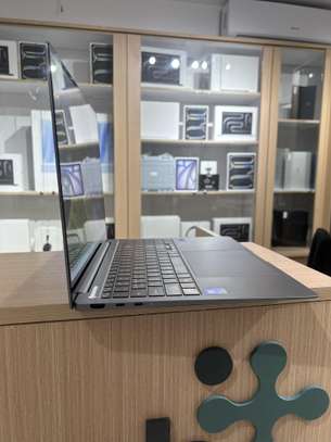 Samsung Galaxy Book 5 Pro-Intel Ultra 7 |32GB RAM|1 Téra image 5