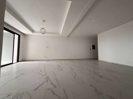 F4 CORNICHE ALMADIES image 4