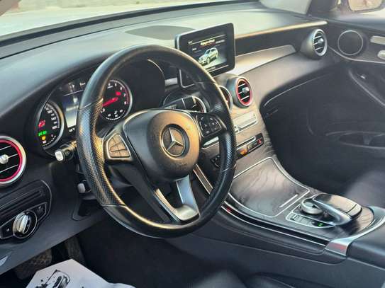 Mercedes glc 300 image 10