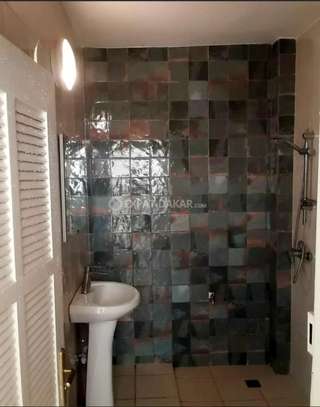 Jolie petite villa à louer image 7