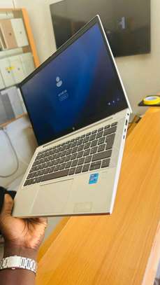 Hp830 G8 image 2