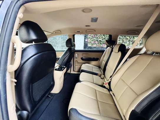 KIA SEDANO 8 places luxury image 4
