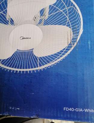 Midea  - Ventilateur de plafond à tête secouée image 2