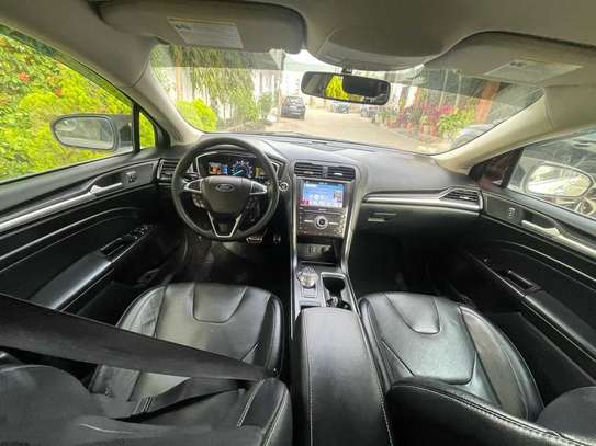 FORD FUSION SE 2019 image 9