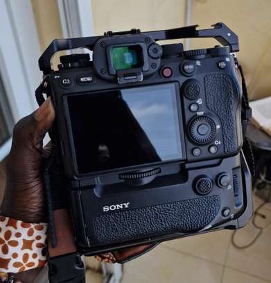 Sony α1 + Grip+ Rig image 2
