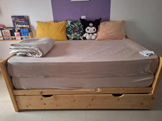 Ensemble lit simple et bureau bois clair image 2