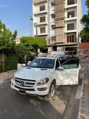 Mercedes GL 450 image 10