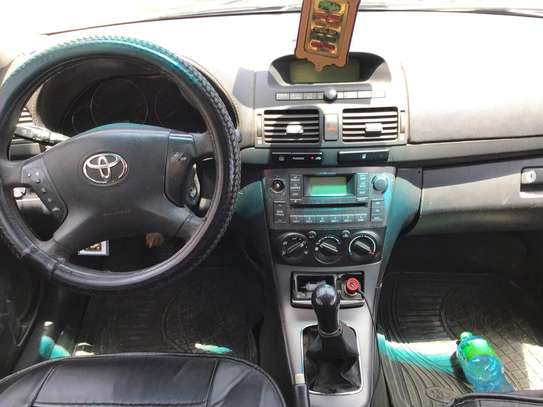 Toyota avensis image 9