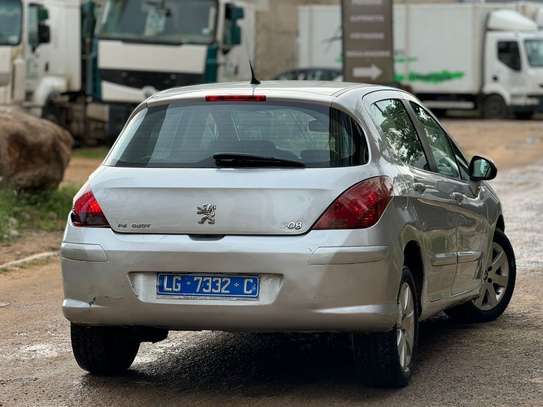 Peugeot 308 image 8