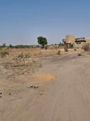 Terrain de 350m2 à mbour vers pointe sarène image 3