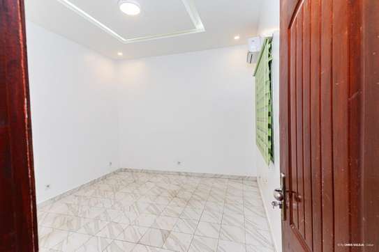 Appartement F6 mermoz image 3
