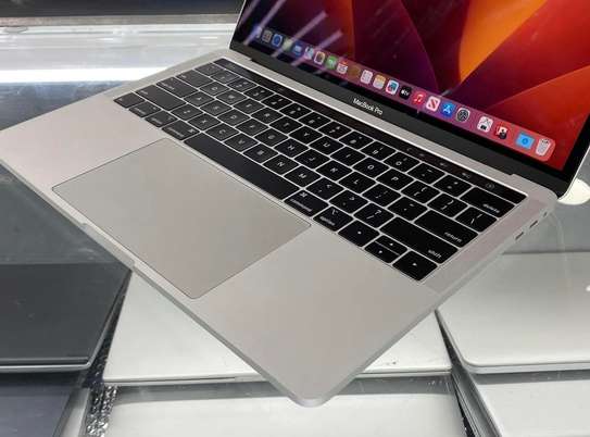MacBook Pro Touchbar 2018 i7 13.3 pouces image 4