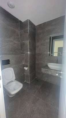 F4 moderne Route king Fahd Almadies image 9