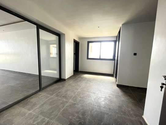 F4 de standing aux almadies coté meridien image 8
