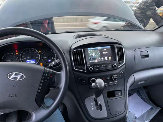 Hyundai starex 12 places image 10
