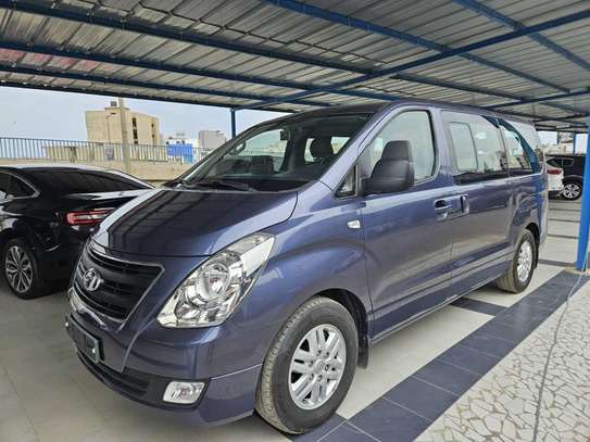 Hyundai  Grand Starex 15 places image 7