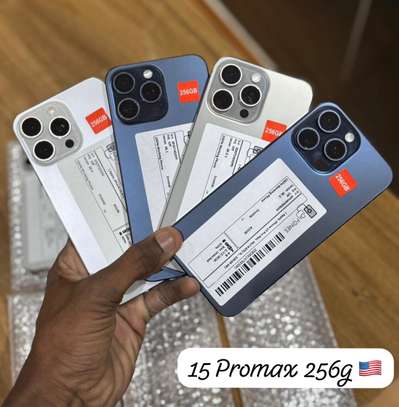 iPhone 15 Pro Max 256 Go Multicolore Neuf image 1