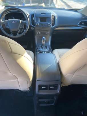 Ford Edge SE image 3
